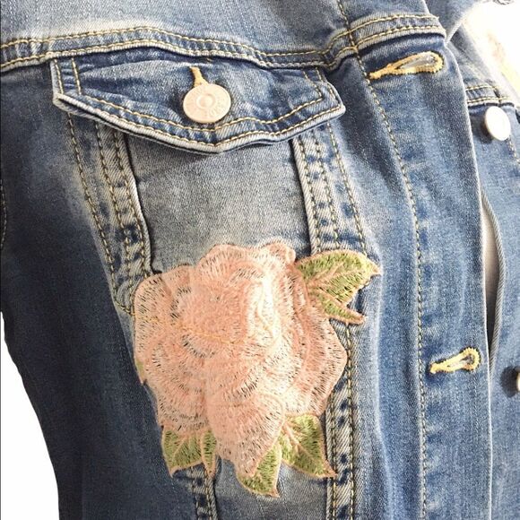 LuLaRoe Jaxon Denim Jean Jacket Pink Rose Embroidered Medium Wash Women’s Small - Picture 3 of 6